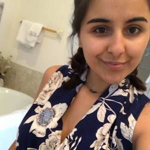 Meet your Posher, Julia